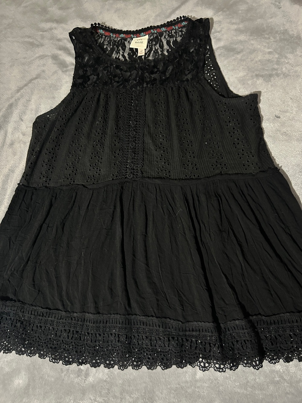 Know Rose black Sleeveless Eyelet Lace Tank Top